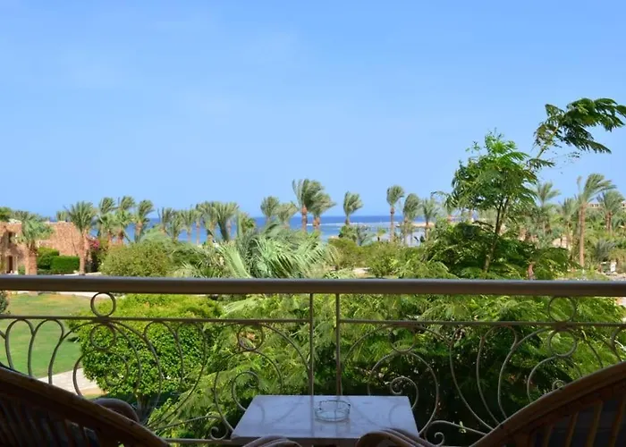 Brayka Bay Reef Üdülőközpont 4*