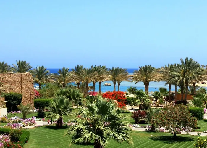 Brayka Bay Reef 4*