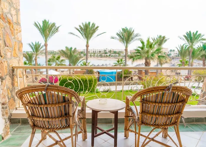 Brayka Bay Reef 4*