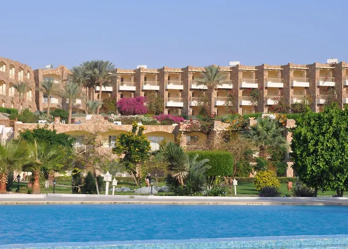 Brayka Bay Reef 4*