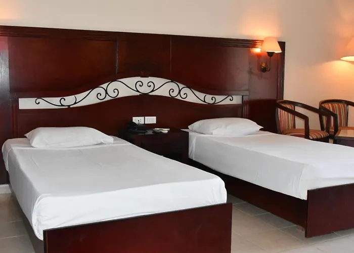 Üdülőközpont Brayka Bay Reef 4*