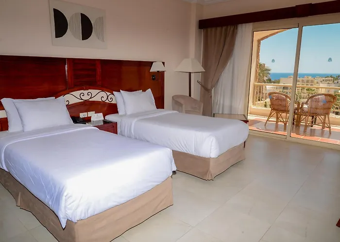 Brayka Bay Reef 4*