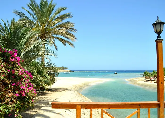 Brayka Bay Reef 4*
