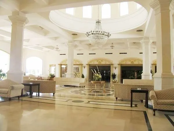 Brayka Bay Reef 4*