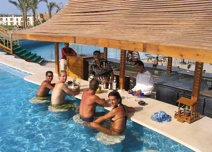 Brayka Bay Reef 4*